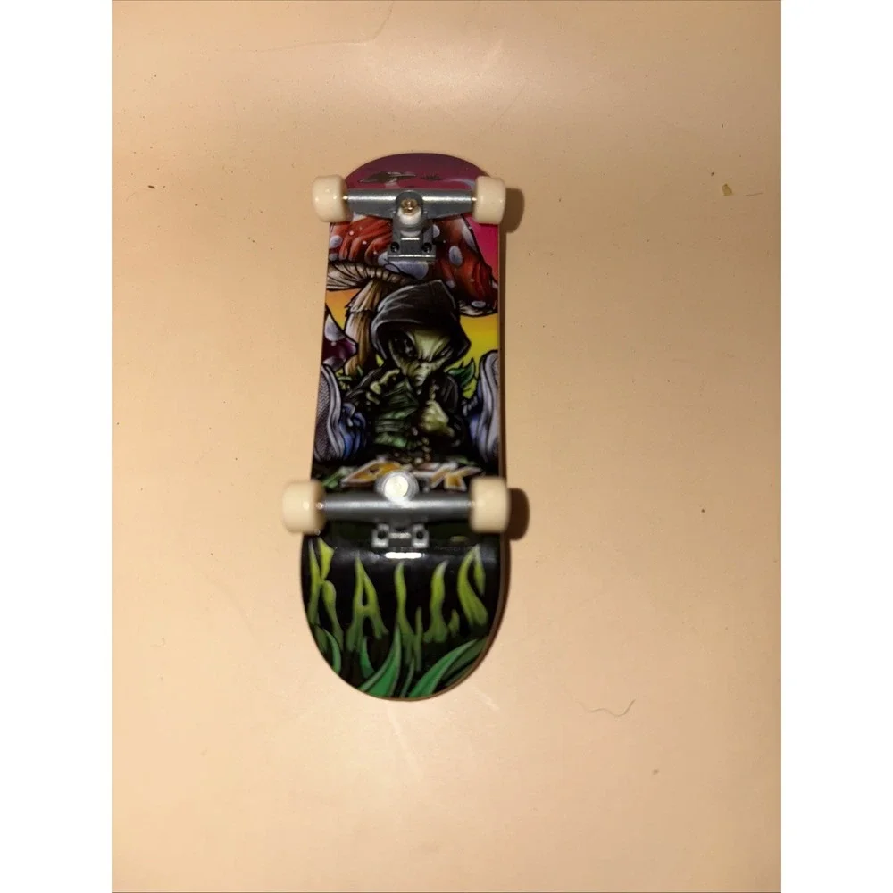Tech Deck Spin Master Mixed Lot Skate Park Ramp, Boards, 3 Tech Decks, 4 Cards